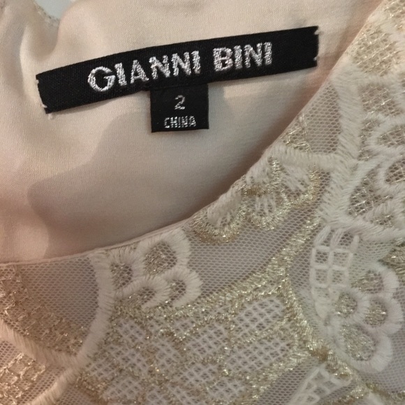 🆕GIANNI BINI GORGEOUS LACY DRESS-IS BRAND NEW-CUTE AND COMFORTABLE. BRAND NEW. - Picture 2 of 9